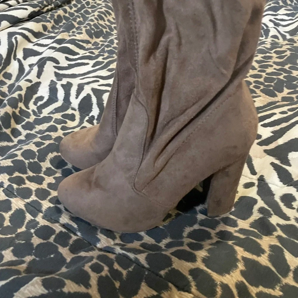 Over the Knee Boots Size 7W Wide Calf Block Heel‎ Pull On Faux Suede Boots